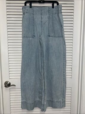 We The Free Light Wash Wide Leg Flare Jeans